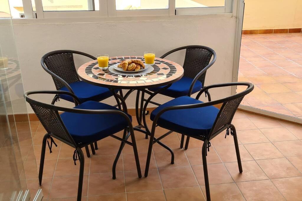 Estepona Port Beachside Apartment - Marina Bay Esterno foto