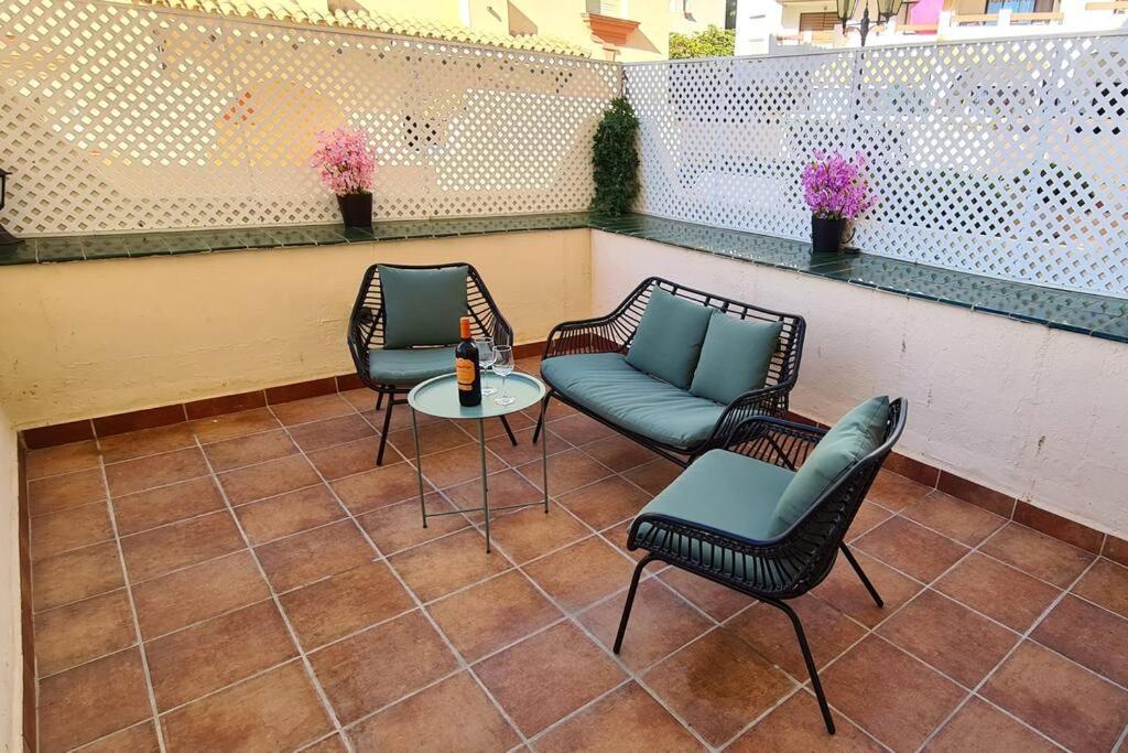 Estepona Port Beachside Apartment - Marina Bay Esterno foto