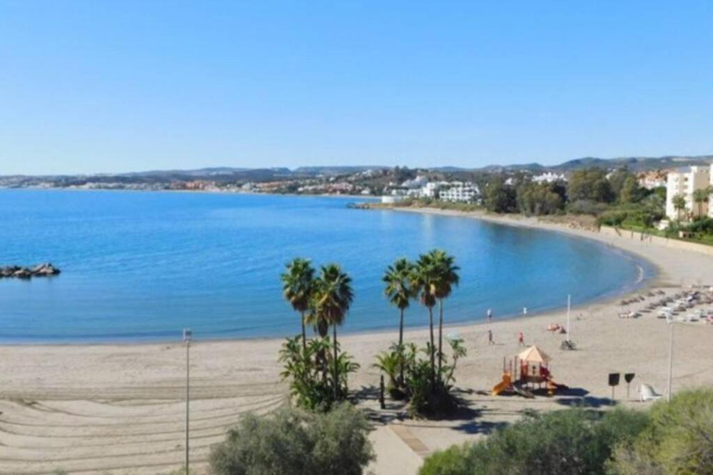 Estepona Port Beachside Apartment - Marina Bay Esterno foto