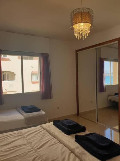 Estepona Port Beachside Apartment - Marina Bay Esterno foto