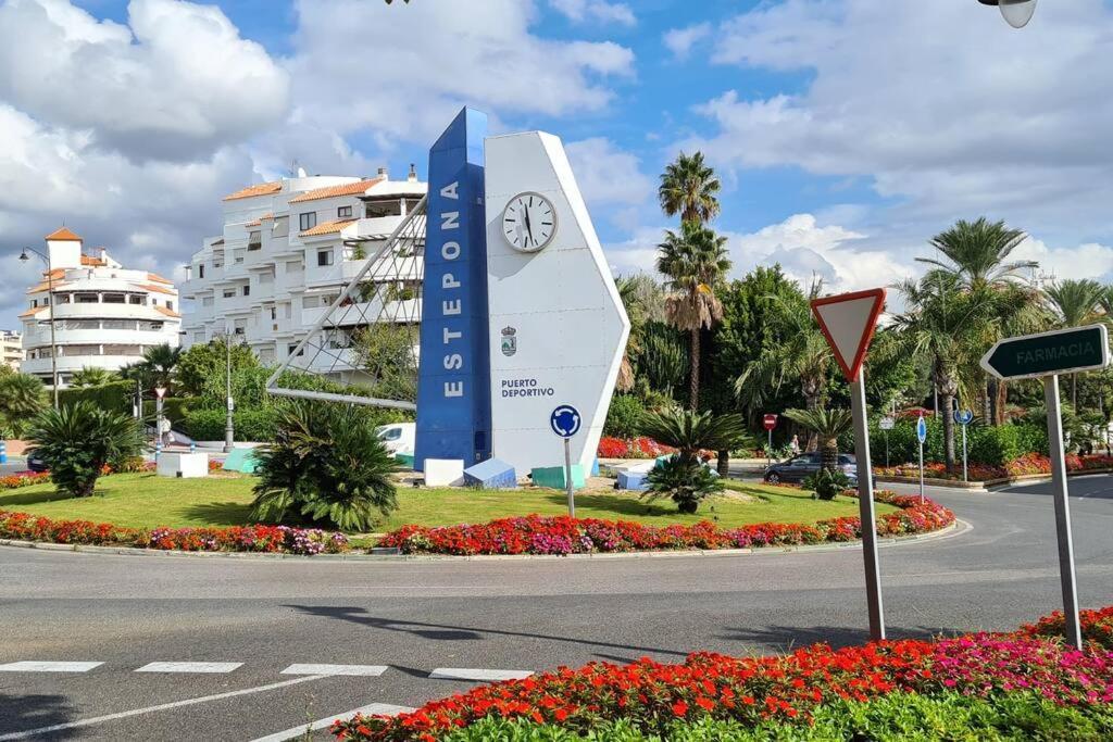 Estepona Port Beachside Apartment - Marina Bay Esterno foto