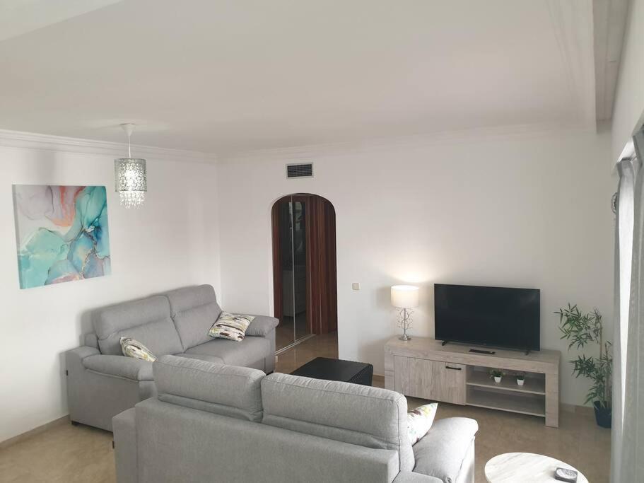 Estepona Port Beachside Apartment - Marina Bay Esterno foto